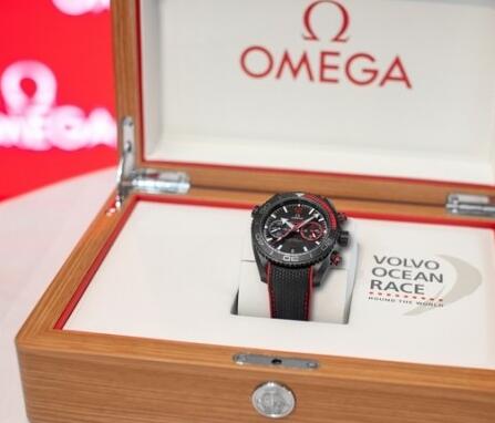 Solid imitation watches present obvious effect with black and red.