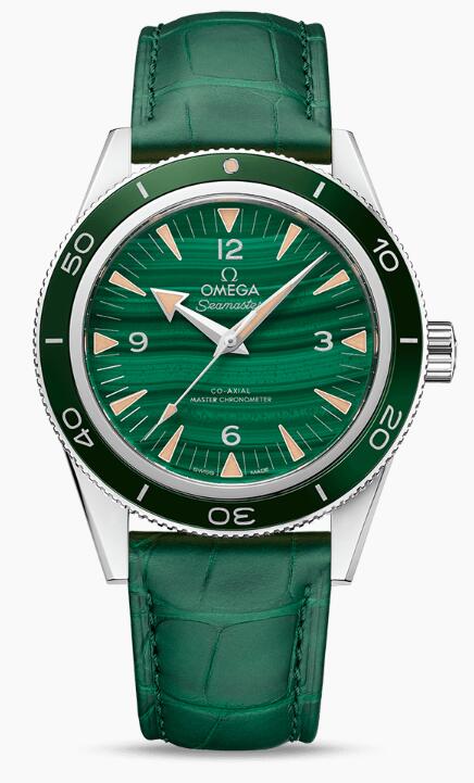 Swiss knock-off watches online are attractive with green color.